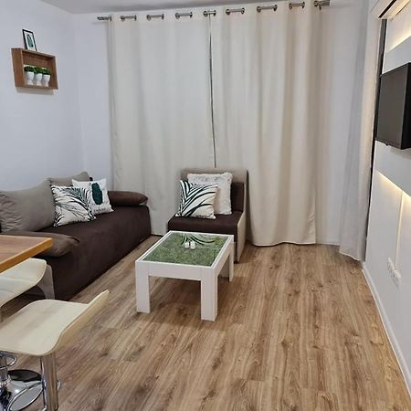 Appartement Little Treasure By The Sea à Pomorie Extérieur photo